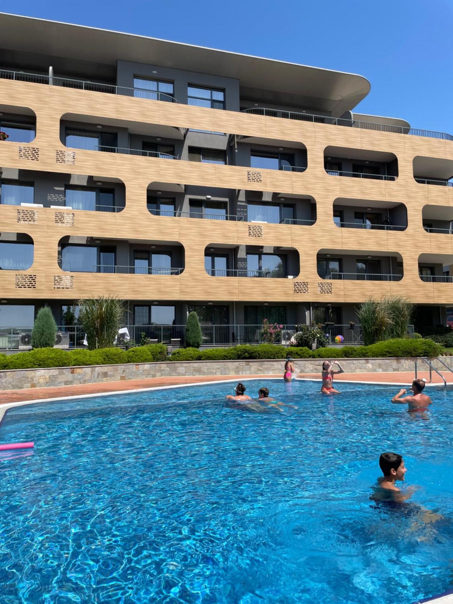 Freddo Apartment - Coral Residence Complex With Parking & Pool Варна Екстериор снимка